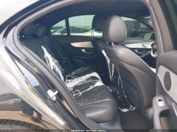 Mercedes Klasa C W205 2020 Mercedes-Benz Klasa C 2020 Mercedes-Benz C-Class C 300 Sedan 2.0 Benzyna, zdjęcie 7