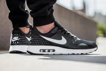 Buty Męskie NIKE AIR MAX TAVAS 705149-009 biegowe sportowe czarne