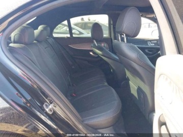Mercedes Klasa E W213 2022 Mercedes-Benz Klasa E 350 2022 2.0l 2.0 Benzyna 255KM, zdjęcie 12
