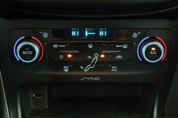 Ford Focus III Kombi Facelifting 1.5 TDCi 120KM 2017 Ford Focus 1.5 TDCi, Klima, Klimatronic, Tempomat, zdjęcie 10