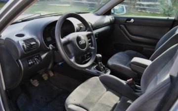 Audi A3 8L Hatchback 1.9 TDI PD 100KM 2001 Audi A3 Sportback 2001r, 1.9 TDI 110KM, ISOFIX, Klima, Sprawny, Dobrze utr, zdjęcie 4