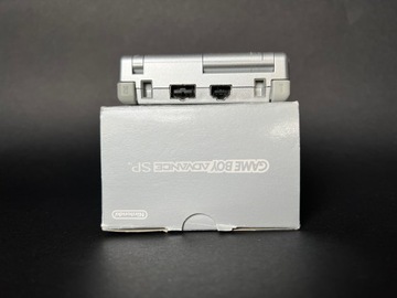 Серебряный Nintendo GameBoy Advance SP + Complete