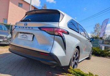 Toyota Sienna III 2021 Toyota Sienna 2.5 HSD HYBRYDA Gwarancja 83 tys. km Zobacz 2.7 Benzyna, zdjęcie 10