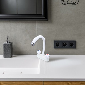 Смеситель для кухонного умывальника с двойной ручкой