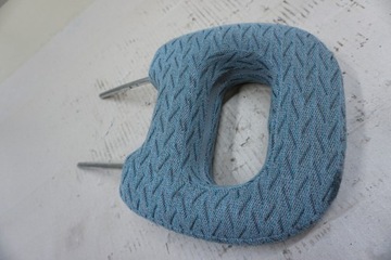 MITSUBISHI PAJERO II PODHLAVNÍK SEDADLA 91-99R