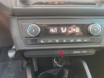 Seat Ibiza IV Hatchback 5d Facelifting 1.2 TSI 90KM 2017 SEAT IBIZA IV (6J5, 6P1) 1.2 TSI 90 KM, zdjęcie 14