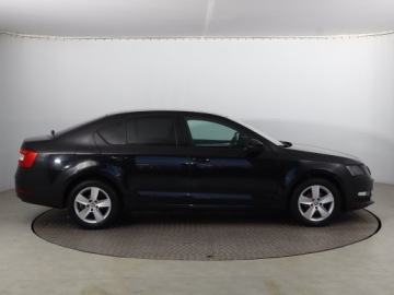 Skoda Octavia III Liftback Facelifting 1.6 TDI 115KM 2017 Skoda Octavia 1.6 TDI, Salon Polska, Klima, zdjęcie 5
