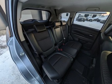 Mitsubishi Outlander III 2014 Mitsubishi Outlander Rezerwacja 2.0 Hybryda Plug-in 121KM, zdjęcie 35