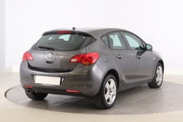 Opel Astra J Hatchback 5d 1.4 Turbo ECOTEC 140KM 2012 Opel Astra 1.4 T, Klima, Tempomat, Parktronic, zdjęcie 4