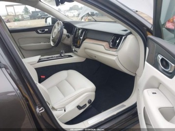 Volvo XC60 II 2022 Volvo XC 60 Recharge Plug-In Hybrid T8 Inscription Expression 2022 2.0, zdjęcie 9