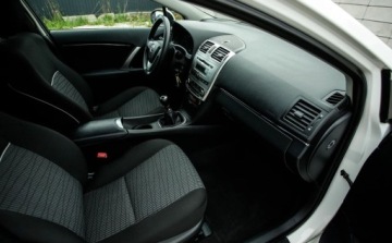 Toyota Avensis III Wagon Facelifting 1.8 Valvematic 147KM 2014 Toyota Avensis 1.8 benzyna 147KM LIFT po serwisie bezwypadkowy 1.8 Benzyna, zdjęcie 32