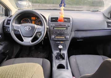 Toyota Avensis III Wagon 2.0 D-4D 126KM 2011 Toyota Avensis I rej 2012r, 2.0 Diesel. Lekko przetarty prawy bok. Jezdzi., zdjęcie 5