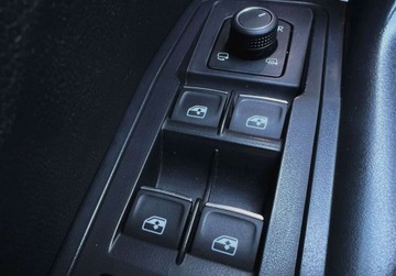 Volkswagen T-Roc I SUV 1.5 TSI ACT 150KM 2018 Volkswagen T-Roc 1.5 TSI 150 KM bezwypadkowy PANORAMA VIRTUAL FULL LED, zdjęcie 33