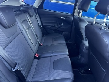 Ford Focus III Hatchback 5d 1.0 EcoBoost 125KM 2012 Ford Focus Bogate wyposażenie 2012, zdjęcie 20