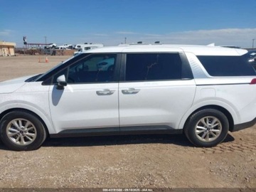 Kia Carnival II 2022 Kia Carnival MPV LX Seat Package 2022 3.5l 3.5 Benzyna 290KM, zdjęcie 2