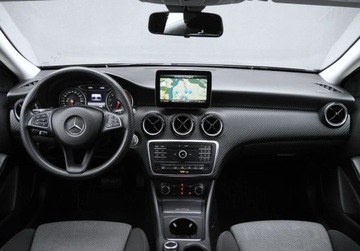 Mercedes GLA I Off-roader 1.6 180 122KM 2017 Mercedes-Benz GLA LIFT 180 Benzyna 122HP Automat Kamera II.wlasciciel GWAR, zdjęcie 7