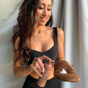 Увлажняющая пенка для самозагара Body Tones Glove