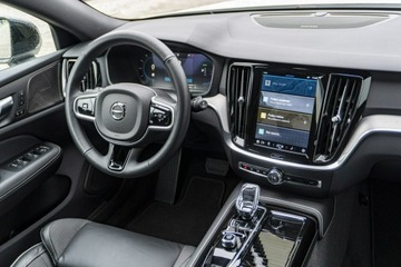 Volvo V60 II  Kombi Plug-In Facelifting 2.0 T6 350KM 2024 Volvo V60 YV1ZWH4V6S2650432, zdjęcie 17