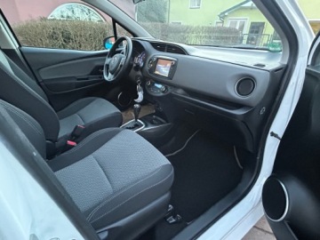 Toyota Yaris III Hatchback 5d Facelifting Hybrid 100KM 2016 Toyota Yaris hybrid-2-osobowy-Homol. ciężarowy-Automatic, zdjęcie 14