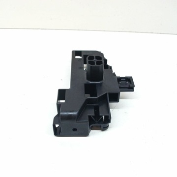 BMW 7 G11 Кронштейн радиатора нижний правый 17118632126 OEM