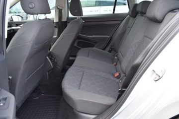 Volkswagen Golf VIII Variant 1.5 TSI 130KM 2022 Volkswagen Golf SalonPL TSI 130KM Variant Life ACC LaneAssist Czujniki ALA, zdjęcie 28