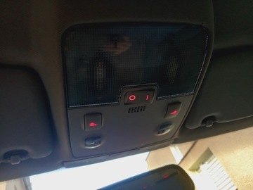 AUDI A3 8L FL 00-03 LAMPA OSVĚTLENÍ INTERIÉR KABINY POLSTROVÁNÍ 8L0947111D