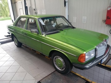Mercedes W123 Sedan 2.0 D 55KM 1978