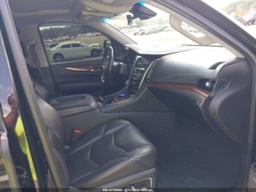 Cadillac Escalade III 2019 Cadillac Escalade 2019 Cadillac Escalade ESV 4WD 4dr Luxury 6.2 Benzyna, zdjęcie 4