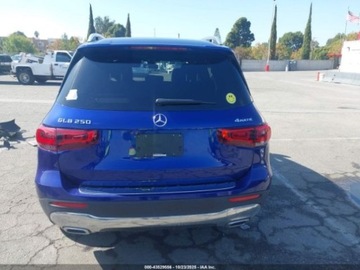 Mercedes GLB 2022 Mercedes-Benz GLB 2022 r., 2,0L 250 4MATIC 2.0 Benzyna 221KM, zdjęcie 4