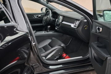 Volvo V60 II  Kombi 2.0 D3 150KM 2020 PIĘKNE V60 MOMENTUM PRO __ KUBEŁKOWE FOTELE, zdjęcie 23