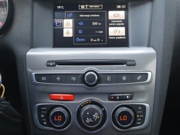 Citroen C4 II Hatchback 5d Facelifting 1.6 BlueHDi 120KM 2016 Citroen C4 1.6 BlueHDi, Navi, Klima, Klimatronic, zdjęcie 10