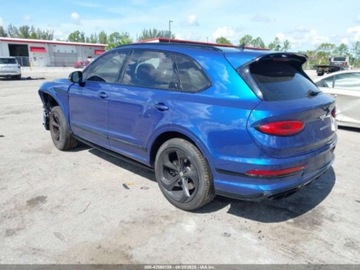 Bentley Bentayga 2022 Bentley Bentayga V8 2022 4.0l 4.0 Benzyna 542KM, zdjęcie 3