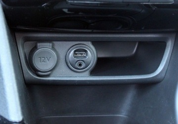 Peugeot 2008 I SUV Facelifting 1.2 PureTech 130KM 2018 Peugeot 2008 1.2 130 KM Allure MirrorScreen Czujniki Navi Panorama Salon PL, zdjęcie 22