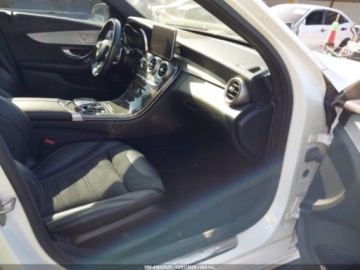 Mercedes Klasa C W205 2017 Mercedes-Benz Klasa C 63 AMG 2017 4.0 Benzyna 469KM, zdjęcie 9