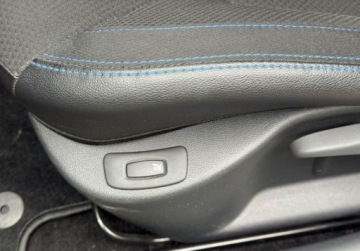 Renault Clio IV Hatchback 5d ENERGY dCi 90KM 2016 Renault Clio GT-Line 1.5 90KM Climatronic Navi Serwis Bezwypadkowy Dla wym, zdjęcie 36