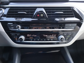 BMW Seria 5 G30-G31 Limuzyna 520d 190KM 2019 BMW 5 520d xDrive, Salon Polska, Serwis ASO, zdjęcie 11