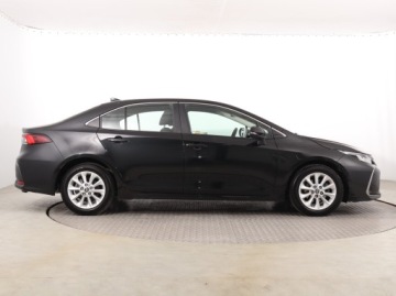 Toyota Corolla XII Sedan 1.5 VVT-i 125KM 2022 Toyota Corolla 1.5 VVT-i, Salon Polska, zdjęcie 5