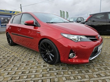 Toyota Auris II Hatchback 5d 1.8 HSD 136KM 2013 Toyota Auris 1,8 Hybryda 136KM automat kamera, zdjęcie 1