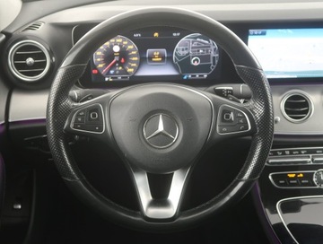 Mercedes Klasa E W213 Limuzyna 2.0 220d 194KM 2016 Mercedes E E 220 d, Salon Polska, 191 KM, Automat, zdjęcie 22