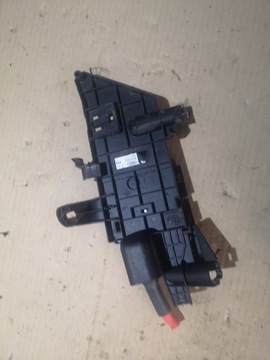 ROZDĚLOVAČ PROUDU KLIKA AUDI Q7 4M0941823E