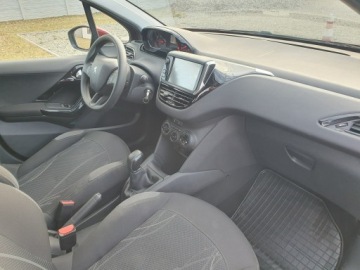Peugeot 208 I Hatchback 3d 1.0 PureTech 68KM 2015 Peugeot 208 1.0 Benzyna Klimatyzacja 5 drzwi 2015r, zdjęcie 22