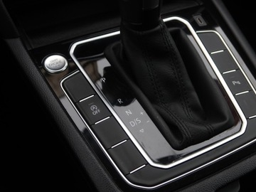 Volkswagen Passat B8 Variant Facelifting 2.0 TDI SCR 150KM 2021 VW Passat 2.0 TDI, Salon Polska, 1. Właściciel, zdjęcie 15