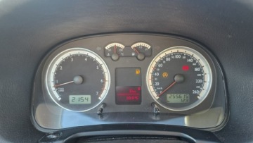 Volkswagen Golf V Hatchback 1.4 i 16V 75KM 2003 Volkswagen Golf climatronic, zdjęcie 9