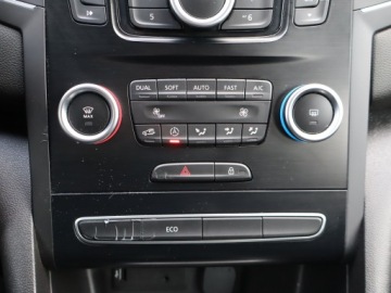 Renault Megane IV Hatchback 5d 1.6 SCe 114KM 2016 Renault Megane 1.6 SCe, Salon Polska, zdjęcie 15