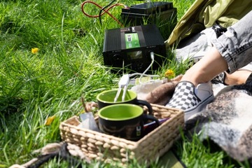 Автомобильный преобразователь напряжения с ЖК-дисплеем Green Cell 12 В 2000 Вт / 4000 Вт Sinus