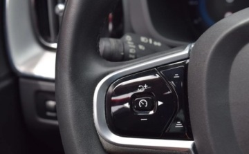Volvo XC60 II 2022 Volvo XC 60 2.0 B4 AWD R Design Plus Dark Automatic Virtual Skora Navi Le, zdjęcie 24