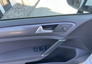 Volkswagen Golf VII e-Golf Facelifting Electro 136KM 2018 Volkswagen Golf eGolf 136KM 2018r. auto zarejestrowane i ubezpieczone w Po, zdjęcie 10