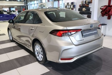 Toyota Corolla XII Sedan 1.8 Hybrid 122KM 2022 Toyota Corolla 1.8 Hybrid Comfort 1.8 Hybryda 122KM, zdjęcie 2