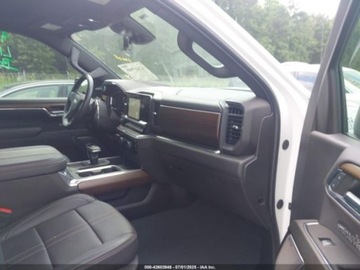 Chevrolet Silverado II 2024 Chevrolet Silverado 1500 Short Bed High Country 2024 6.2l 6.2 Benzyna 420KM, zdjęcie 9