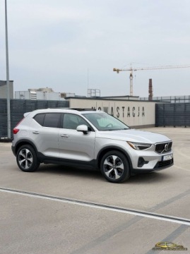 Volvo XC40 Crossover Facelifting 2.0 B5 250KM 2022 Volvo XC 40 2.0 250KM bardzo zadbane,nowe auto 2.0 Benzyna 250KM, zdjęcie 3
